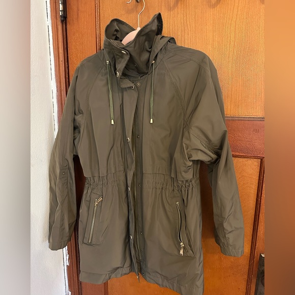 MK Rain Jacket - Picture 2 of 8